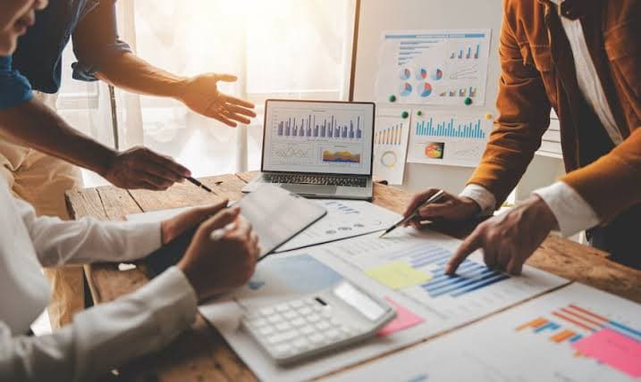 In-House vs. Outsourced Bookkeeping: Which Fits?